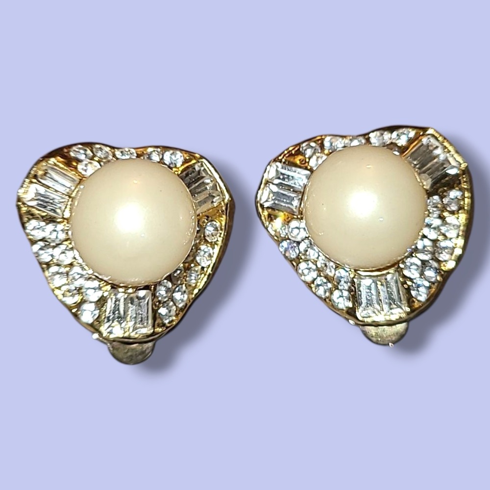 Vintage '80s Designer Gold Tone Rhinestone Faux Pearl Clip On‎ Earrings